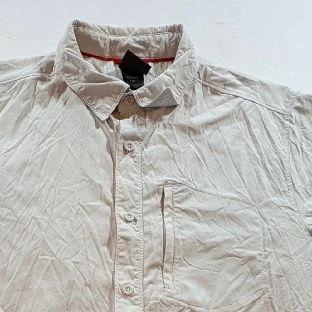 The North Face Shirt Mens Large Tan Nylon Short Sleeve Button Down Hiking Shirt